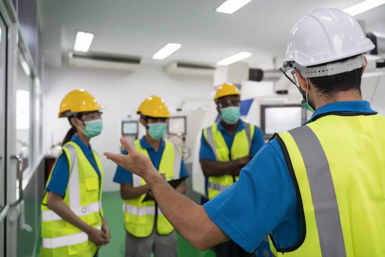 Consolidada pela legislação trabalhista e assegurada pelo Ministério do Trabalho, a CIPA – Comissão Interna de Prevenção de Acidentes – é baseada na Norma Regulamentadora nº 5 (NR-5) e tem como objetivo a prevenção de acidentes do trabalho e das doenças ocupacionais e manter a preservação da saúde e integridade física e mental dos trabalhadores.